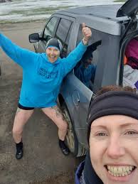2nd last swim of the winter swim challenge done, A cold one today 🥶🥶  water 5.3°, biting wind @ 4.3° 🥶🥶 with Jennifer, Linda & Doreen