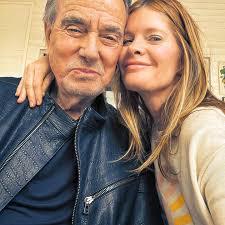 𝗗𝗥𝗢𝗣 𝗔 𝗛𝗘𝗔𝗥𝗧 𝗜𝗙 𝗬𝗢𝗨 𝗟𝗢𝗩𝗘 𝗪𝗔𝗧𝗖𝗛𝗜𝗡𝗚 The young and  the Restless❤️❤️