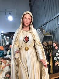 (hình như đức mẹ chỉ thích hiện ra với người nghèo như ở fatima, lộ đức, la vang, guadalupe. TÆ°á»£ng Ä'á»©c Máº¹ Fatima Catholic Vietnam Máº«u Ä'áº¹p Xuáº¥t Kháº©u Chau Au