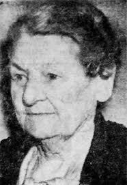 Elizabeth Ann Spikes, born in 1878, moved to the plains, when she was a  young girl. Following her marriage to Temple Ellis, the couple settled