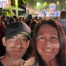 What time should I arrive at Denny Creek trailhead to ensure parking for a  Sunday morning hike at Yale?