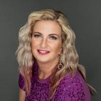 Angie Crowe's Instagram, Twitter & Facebook