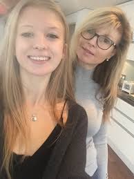 Kimberly Mears (@KimberlyAM)