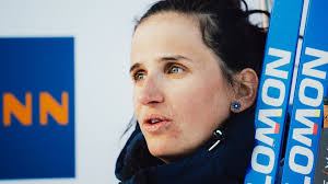 Julia Simon stängs av efter stölderna