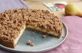 Mit dem handrührgerät so lange vermixen, bis dicke streusel entstehen. Jutta Nowak Floristik Styling Redaktion Blog Rezept Apfel Birnen Streusel Kuchen Frischkaese Jutta Nowak