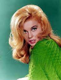 You have no idea how fabulous you can look with apt. 1960s Hairstyles For Men And Women