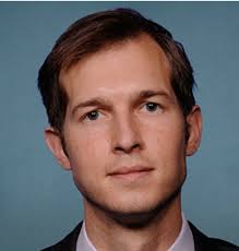 Massachusetts State House Rep Erika Uyterhoeven had some harsh words for  ICE. “We need to get ICE the f*ck out of Massachusetts. My name is Erika  Uyterhoeven. I'm a state legislator and