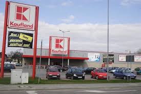 Szczerze mówiąc to te godziny dla seniorów to ściema nikogo w sklepie nie ma a sprzedawcy na lewo kombinują by zrobić głupota totalna można wprowadzić godzinny. Sklepy W Sylwestra Lidl Biedronka Kaufland Tesco Do Ktorej Sa Czynne Sklepy W Sylwestra Godziny Otwarcia Sklepow W Sylwesta Express Ilustrowany
