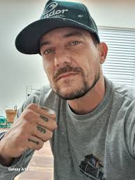 Mais um concluído ✔️ Pedras naturais 👌💎 . . . #pintorprofissional  #celiochavespintor #marilia #gratidão #sucesso #pedrasnatrurais #chama  #goldcolor