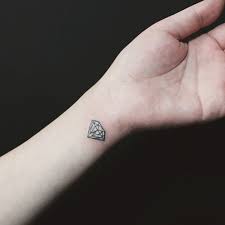 Hình xăm mu bàn tay 50 The Most Beautiful Mini Tattoos