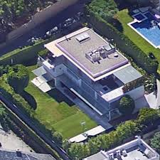 A peek inside neymar's luxury house that he bought earlier in 2016 for $9m in rio de janeiro, brazil. Neymar S House Former In Barcelona Spain Google Maps
