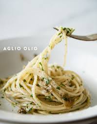 Pasta Aglio Olio Recipe Yummly Recipe Olio Recipe Recipes Easy Pasta