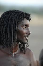 Starting in the old kingdom, men's wigs were simple with thick, straight hair that covered their ears. Black History Heroes On Twitter Gawdduss Juicxy Afar Man The Men Kept That Ancient Egyptian Traditional Hairstyle Kemet Africa Https T Co Rdj7vmxbjg