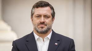 Sebastián sichel emplaza a lavín por críticas de su vocero rodolfo carter. Sichel Y Propuesta Udi De Extender Ingreso Familiar De Emergencia Estan Todas Las Ventanas Abiertas Meganoticias