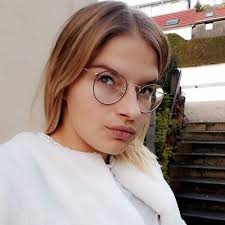 Julie Damman (@julie_damman)