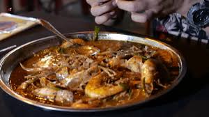 Terbayang udang galah yang besar nasi goreng udang rm12.90 sebab udang dia kecil sikit. Kchup Mkan Iwan Char Kueyteow Talam