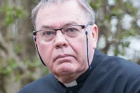 Vicar whose wife ran off with Robson Green to be reinstated after claims he  dumped first love