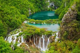 Waterfalls always offer strong and unique sensations. Most Famous Waterfalls Across The World Most Beautiful Waterfalls