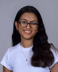 Larissa Nash's Instagram, Twitter & Facebook