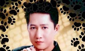 Đồng nghiệp giúp Sỹ Ben chữa bệnh