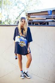 Beautiful 50 How To Wear An Oversized T Shirt Ideas Tshirt Outfits Fashion Shirt Dress Outfit