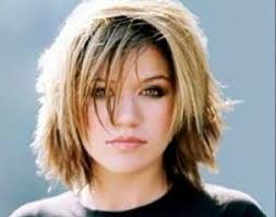 Kelly Clarkson Photo Low Promo Short Hair Styles For Round Faces Kelly Clarkson Hair Short Hair Styles 2014