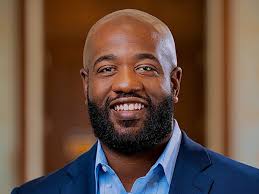 Honors alumnus caters giving to student needs