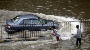 With heavy rains lashing mumbai for the fifth consecutive day, air, train and road traffic has been disrupted. Mumbai Rains Latest Updates Navy On Standby As Imd Issues Heavy Rain Warning India Today