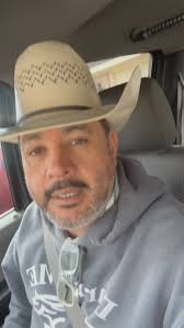 Mi vibra no es para todos, pero los que la entienden, la pasan chido. , ¡Si  Como No! 👍🏼👍🏼, 🟡 ⚪️ ⚫️ #FC #FreddyCarmona #QuarterHorse #Racing #World  #aqha #ventas #caballos #letsrace #jockeys ...