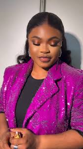 So let me gist you small 😅 🤣🤣🤣🤣 I was the official makeup artist for  Dr. Mrs. Esther Tonlagha for the BENIKRUKRU CARNIVAL organized by Esther  Mathew tonlagha foundation held