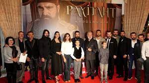 Trt1 ekranlarında yayınlanan payitaht abdülhamid dizisi, yeni sezonda pek çok yeni transferle de filinta dizisinde izlediğimiz yetenekli oyuncu hakan yufkacıgil'i bu sezon payitaht abdülhamid'te. Iste Payitaht Abdulhamid Dizisine Yeni Katilan Oyuncular