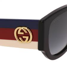 Damen von welt (und solche, die es werden wollen.) greifen deshalb gerne mal zu glamourösen pieces in gold. Gucci Sonnenbrille Damen Brille Gucci Damen Schwarz Brille Gucci Gg0276 S Giglio De