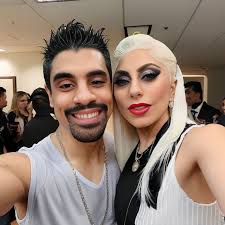 I decided to bring you some more selfies with celebrities, in the face of  many requests I brought more!! 🥰😍