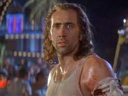 Nicholas cage, john malkovich ve john cusack gibi ünlü oyuncuların boy gösterdiği con air, bu tip geniş ve ünlü oyuncu kadroları yönetmekte farklı deneyimleri olan simon west'in yönetiminde çekildi. The 10 Picture Nicolas Cage Hair Timeline Nicolas Cage Con Air Nicolas
