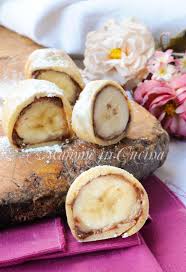 La più classica è la frutta, che però deve essere presentata con golosità e fantasia, ad esempio unendo frutti di bosco, pezzetti di pera o di mela e succo di limone (in modo da non farli. Girelle Di Crepes Con Banana E Nutella Veloci Mamme In Cucina