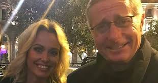 Sonia bruganelli, moglie di paolo bonolis, in rete viene continuamente attaccata per il «lusso sonia, oggi a capo di una società di casting e produzioni tv, e mamma di tre (davide, silvia e adele). Sonia Bruganelli La Moglie Di Bonolis E Il Post Commovente Al Figlio Rds 100 Grandi Successi