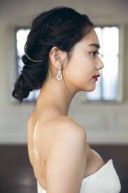 大人シンプルなモードヘアが今っぽい ウェディング ヘアスタイル ヘア アイディア モード ヘア