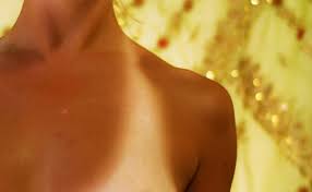 Apply the gloss or lipstick to the middle of the wound to give it a freshly cut look. Sun Tanning Wikipedia