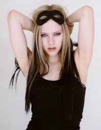 Under my skin lavigne, avril on amazon.com. Avril Lavigne For Blender Magazine Photoshoot 2004 9gag