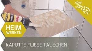 Doch gelegentlich kommt es auch vor, dass man nur einzelne fliesen austauschen muss, wenn ein bestimmtes exemplar im boden oder an der wand beschädigt wurde oder sogar zerbrochen ist. Kaputte Fliese Austauschen Fliesen Reparieren Youtube