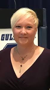 Sandy Hecker's Instagram, Twitter & Facebook