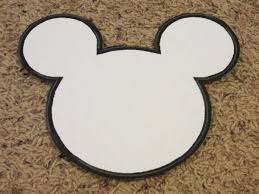 If you know me at all then you know that i love to be crafty and make things for parties including the invitations, some decor items, and even the cake. Mickey Mouse Invitations Love To Be In The Kitchen