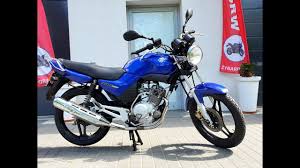 Introduced in 2005, it comes in naked, faired and 'custom' variants. Yamaha Ybr 125 2006 Motorw Youtube