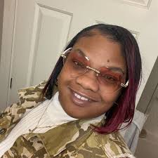 Galentine's day is right around the corner. Let's do a FREE GIVEAWAY! Our  friend Suzanne Figueroa at Damsel in Defense has donated a few self defense  items for you all. Suzanne's goal