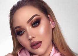 If you're going to spend that much time in one room, you might as well make it as beautiful and inviting as possible. Fabulous Full Glam Makeup Looks To Flaunt This Fall Fashionisers C
