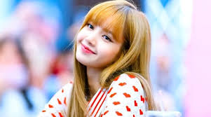 Blackpink Lisa Gecelerini Nasil Geciriyor Kendi Paylasti Unluler Koreli Kiz Muzik Grubu