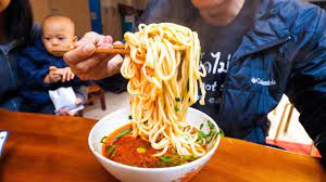 Chinese Street Food Entire Bowl One Noodle And Halal Beef Salad Yunnan China Day 2 Youtube Chinese Street Food Street Food Food