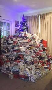 Give her a christmas gift that will leave her smiling from ear to ear. 9 Amazing Christmas Gifts That Sum Up The Holiday Season Oddee