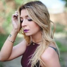 Sarah Hartman's Instagram, Twitter & Facebook