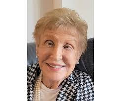 Rachel Feit's Instagram, Twitter & Facebook